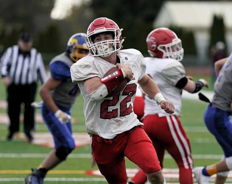 Coquille's Gunner Yates rushed for 129 yards and one touchdown on 26 carries in Saturday's semifinal. (Photo by Jon Olson)