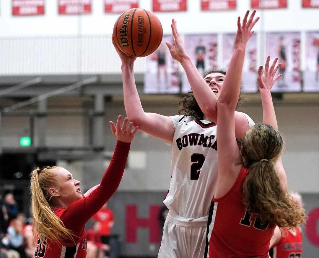 Sherwood senior Ava Heiden scored 24 points and dominated inside against McMinnville on Tuesday night. (Photo by Jon Olson)