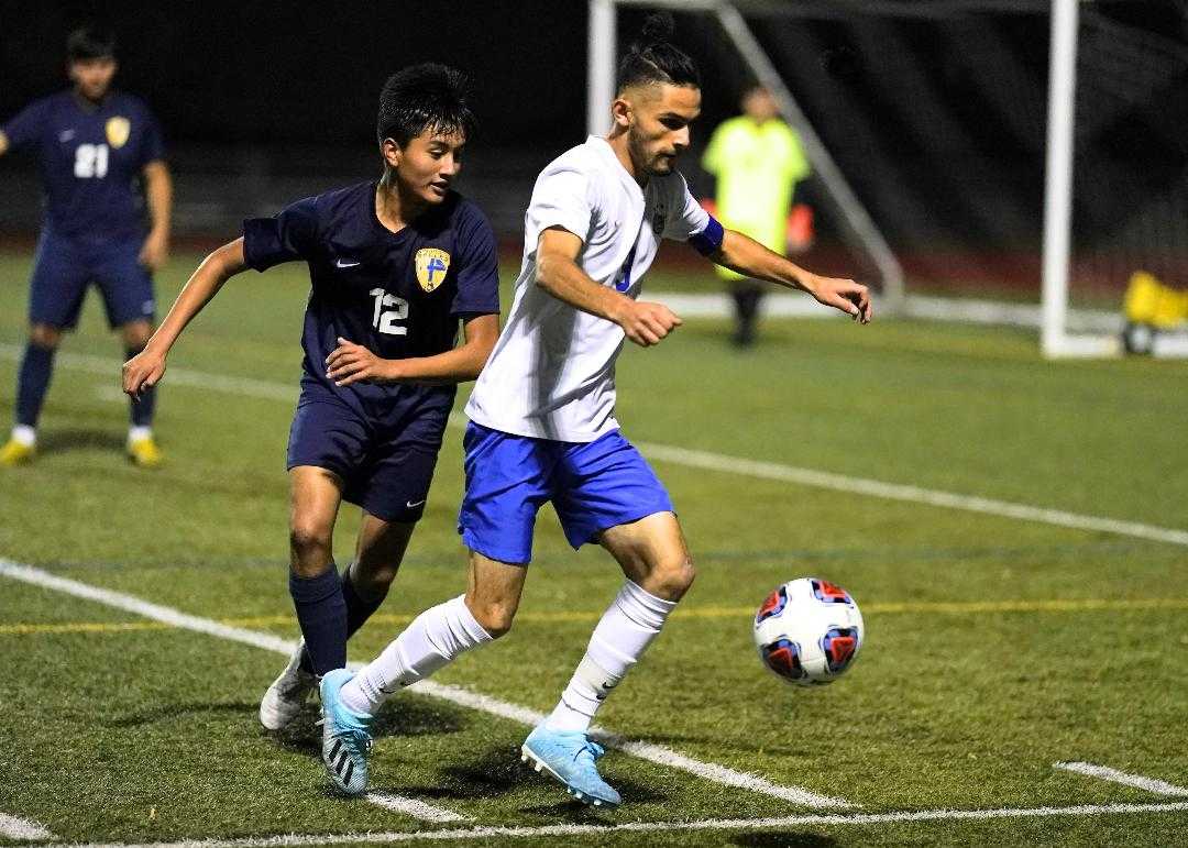 State 4A boys soccer championship: Bulldogs runners-up in first