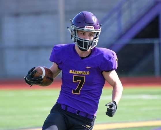 Noah Niblett and Marshfield are No. 4 in the initial 4A football rankings. (Photo by Allan Ledesma)