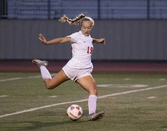 North Eugene's Ashley Hart, committed to Oregon Tech, has a team-high six goals this season. (Photo by Barbara Minkler)