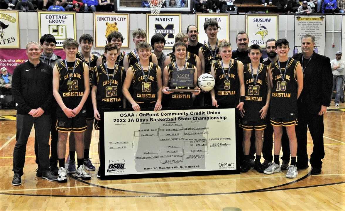 Cascade Christian lost a 14-point halftime lead, but recovered to win the 3A title Saturday. (John Gunther/The World)