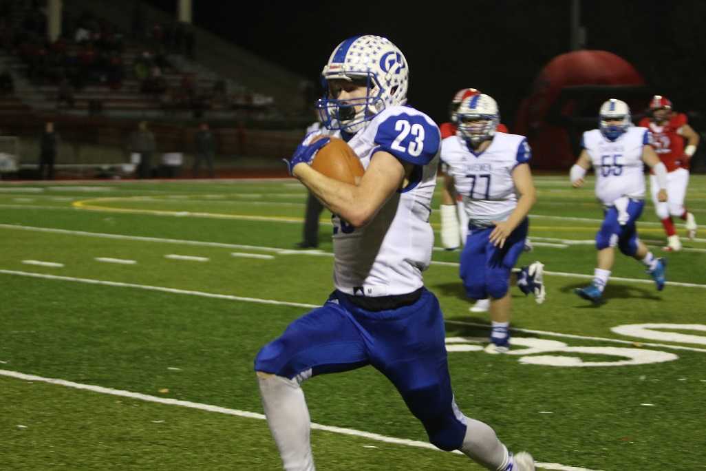 Grants Pass' Randy Clark caught four touchdown passes in a loss at Oregon City. (Ben Maki/Grants Pass Daily Courier)
