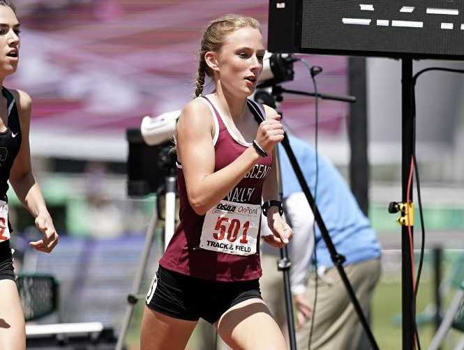 Crescent Valley junior Emily Wisniewski has the No. 3 cross country time in the nation this season. (Photo by Jon Olson)