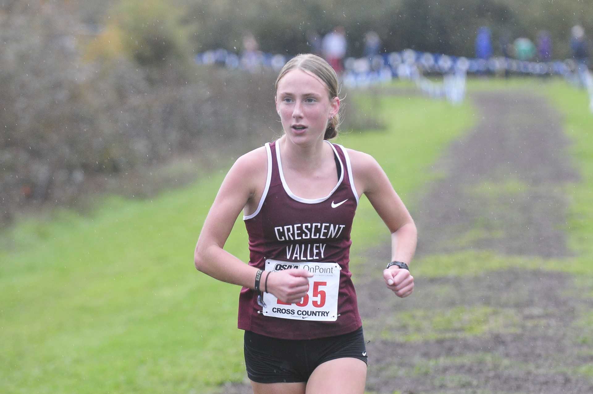 Emily Wisniewski hoped to break 17 minutes Saturday, but settled for a course-record 17:05. (Photo by John Gunther)