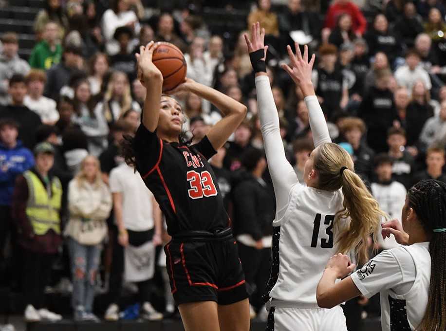 Clackamas' Jazzy Davidson, among the nation's top juniors, is averaging 26.4 points this season. (Photo by Fanta Mithmeuangneua)