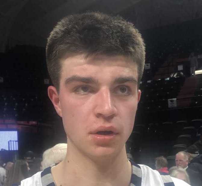 Wilsonville's Dakota Reber finished with 16 points and 10 rebounds.