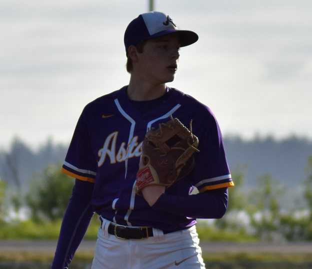 Astoria senior Will Reed pitched a two-hitter to beat Sweet Home in the quarterfinals. (Photo by Melissa Linder-Cho)